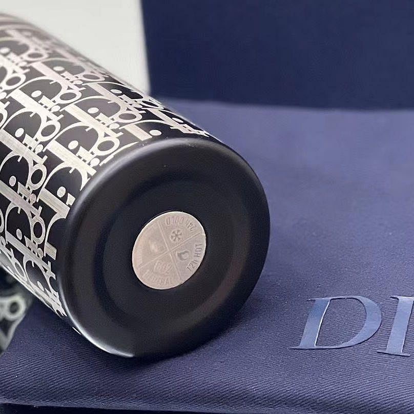CD Dior VIP積分禮❤️便攜水壺 斜背包 小包 水瓶 迪奧奢華旅遊 日常必備 保溫保冷水壺 隨行杯 隨身瓶 高級配-細節圖7