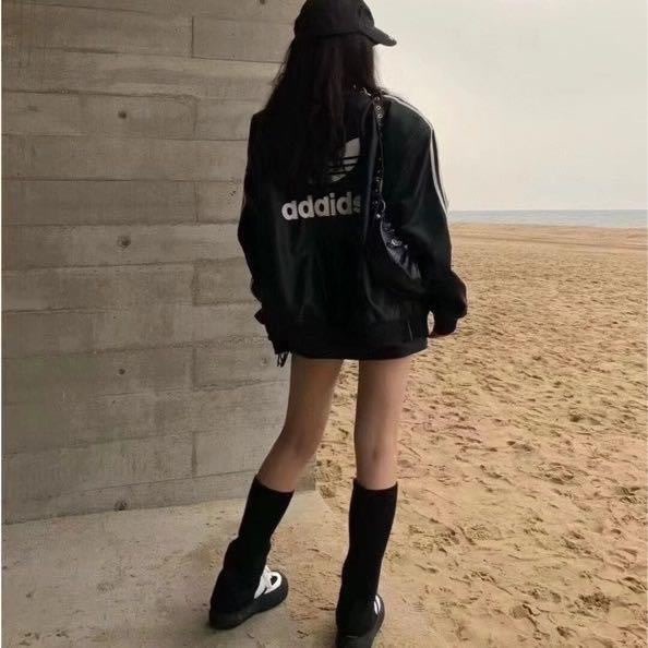 Adidas 皮衣 外套 二色都好好看 復古三葉草 實穿百搭 私留 超級喜歡💕經典三條槓美式復古棒球服外套 男女同款-細節圖2