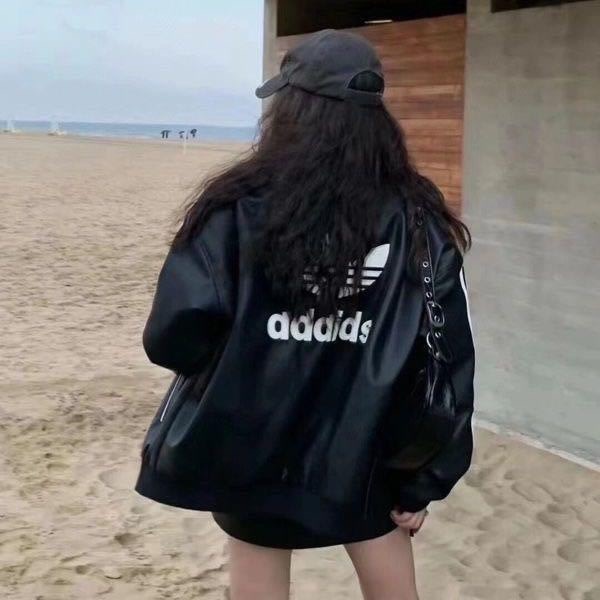 Adidas 皮衣 外套 二色都好好看 復古三葉草 實穿百搭 私留 超級喜歡💕經典三條槓美式復古棒球服外套 男女同款-細節圖3