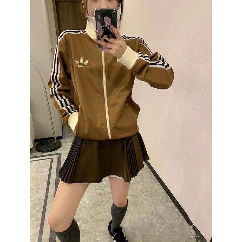 Adidas 外套 牛奶糖色好好看 復古三葉草 實穿百搭 私留 超級喜歡💕經典三條槓美式復古棒球服外套 男女同款  運動-細節圖5