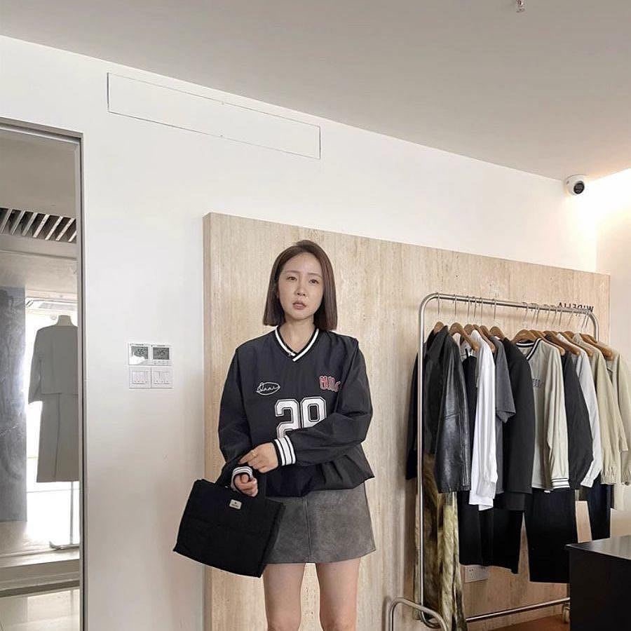 韓國NIEEH 金智妮jennie同款V領長袖薄款棒球T 96號衝鋒衣衛衣 長袖T 大學T 寬松舒服好穿 足球賽車風格-細節圖8