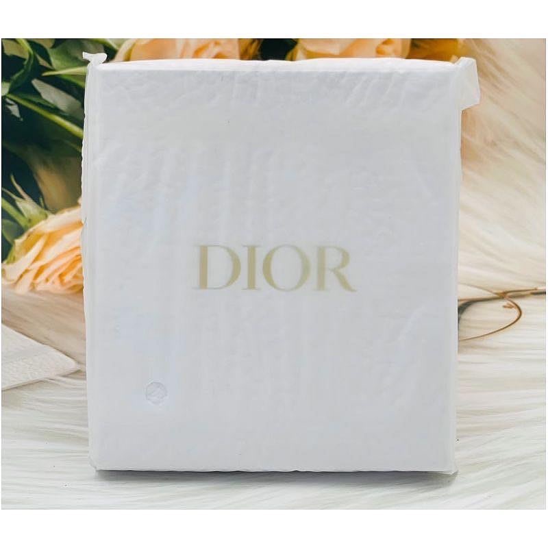 Dior CD VIP積分贈品禮 迪奧精緻胸針徽章 禮盒 服裝配飾4件套 素素百搭好氣質 簡單高級🌿-細節圖3