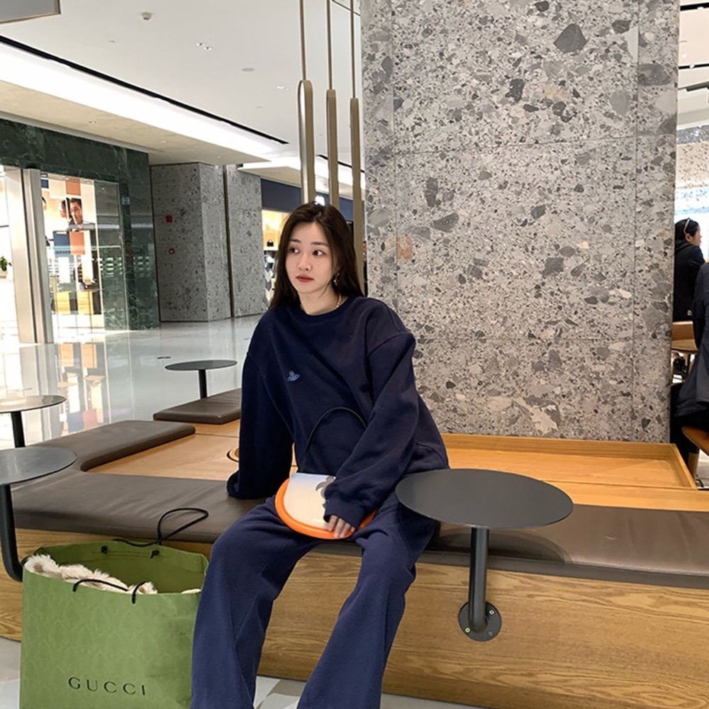 Vivienne Westwood 經典土星戰 日式復古套裝 長袖T 衛衣 休閒長褲 運動長褲 套裝 上衣 清爽有氣質-細節圖2