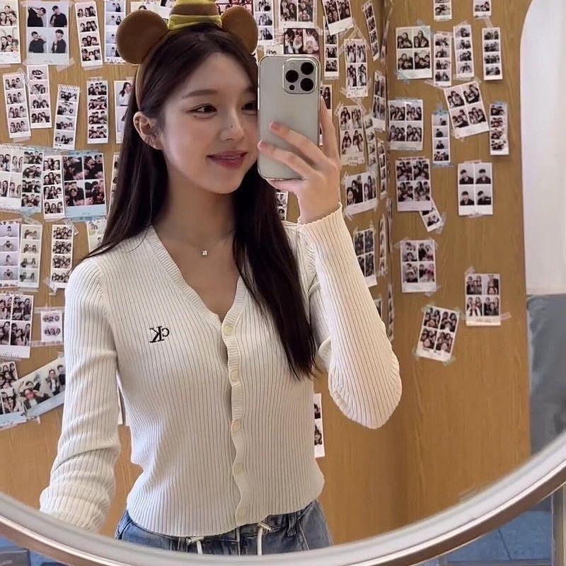 blackpink Jennie CK針織衫 白色刺繡修身針織小外套 上衣 開襟衫 基礎款百搭 永不退流行的不敗單品-細節圖8