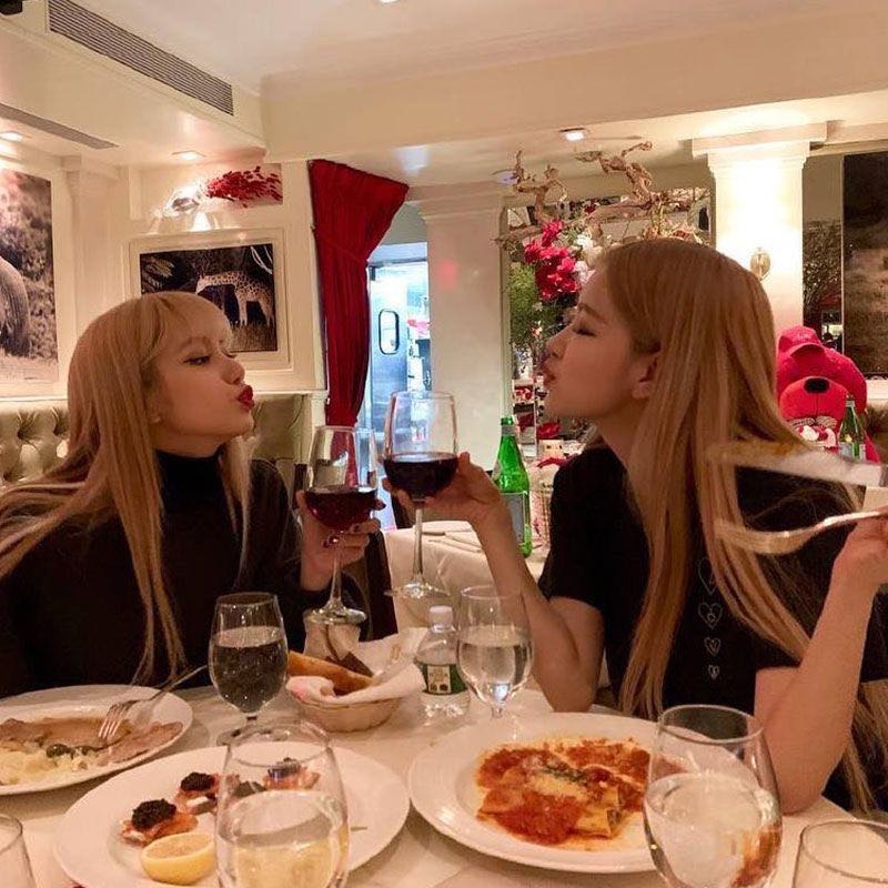 blackpink樸彩英ROSE同款T恤 純棉舒服舒適 清新好氣質 愛心及星星🌸-細節圖3