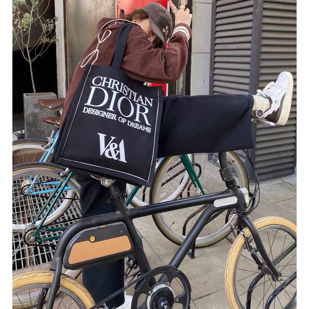CD Dior 英國博物館 化妝VIP禮品 肩背包 手提袋 購物袋 帆布袋 購物袋 托特包 母親節 情人節 送給禮首選-細節圖4