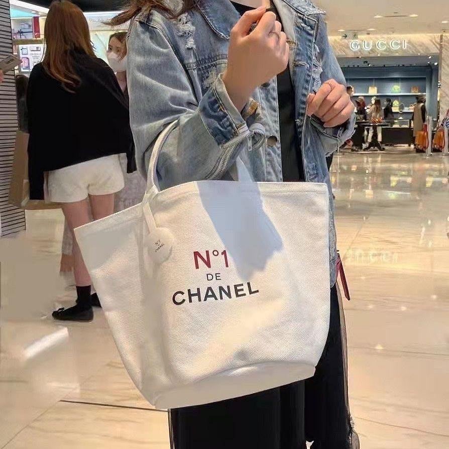 Chanel 香奈兒 VIP限量禮 方便實用 好美💕 白色帆布 環保袋 購物袋 手提袋 方便包 素雅的有氣質🌿-細節圖2