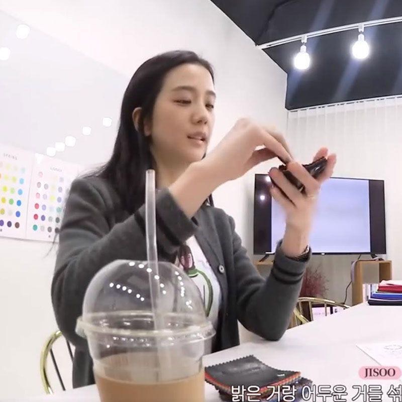 blackpink金智秀jisoo同款 T恤 圖案會不會太好看了 潮 版形材質都優秀 微落肩 純棉短袖t恤 私留 推❤️-細節圖5