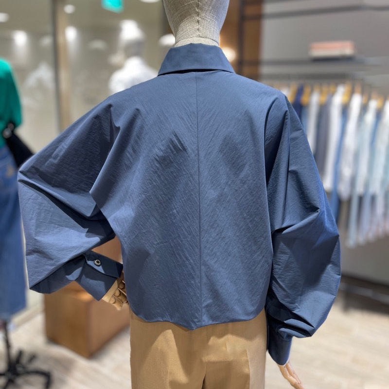 Vivienne Westwood 經典土星繡花 襯衫 外套 設計剪裁很有型且顯瘦！微短款蝙蝠袖長袖上衣-細節圖4