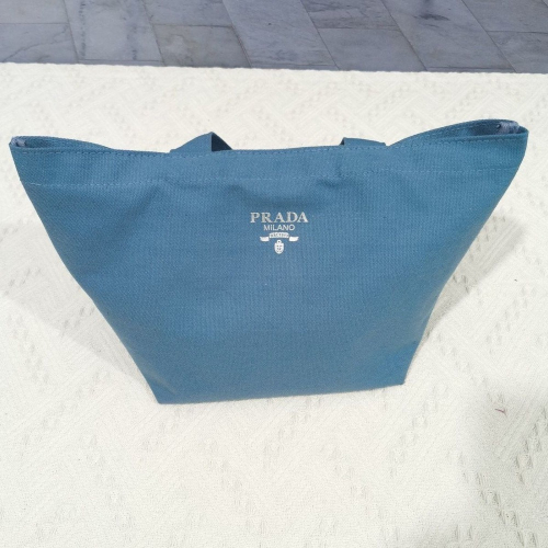 Prada VIP漂亮贈品禮🎁 手提包 手提袋 方便實用！便當袋 水餃包 高級贈品包 高級灰藍 貴氣休閒