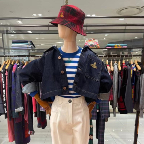 Vivienne Westwood 復古寬松短款牛仔外套 顯用瘦拉長比例 氣質出眾版型設計感👍