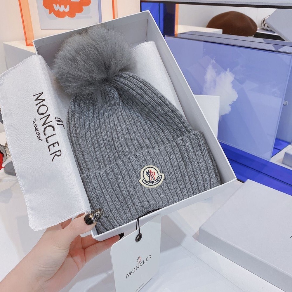 Moncler 口愛羊毛 毛球 毛帽 針織帽 冷帽 毛線帽 貝蕾 寬緣所以超級顯小臉！送禮自用兩相宜❤️-細節圖5