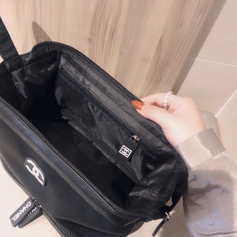 Chanel 香奈兒 化妝品VIP漂亮禮 化妝包 收納包 洗漱包 大容量收納 全套禮盒包裝 母親節 情人節 交換禮物 聖-細節圖3