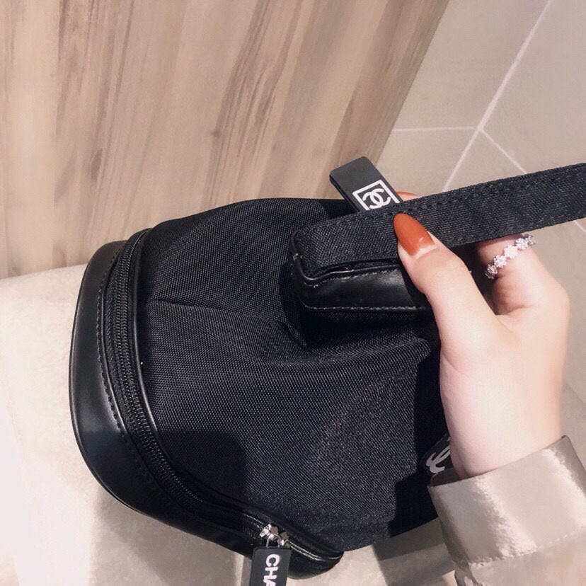 Chanel 香奈兒 化妝品VIP漂亮禮 化妝包 收納包 洗漱包 大容量收納 全套禮盒包裝 母親節 情人節 交換禮物 聖-細節圖5