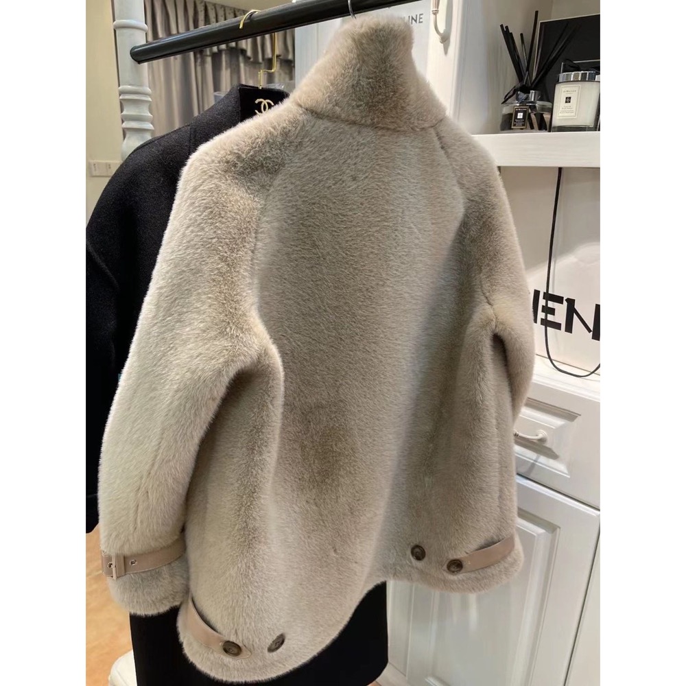 最好看的皮毛一體外套🧥水貂絨羊羔毛毛絨環保皮草大衣，高級駝色，非常有質感 極度舒適，完全不會有壓迫感，你們拿到手自己-細節圖6