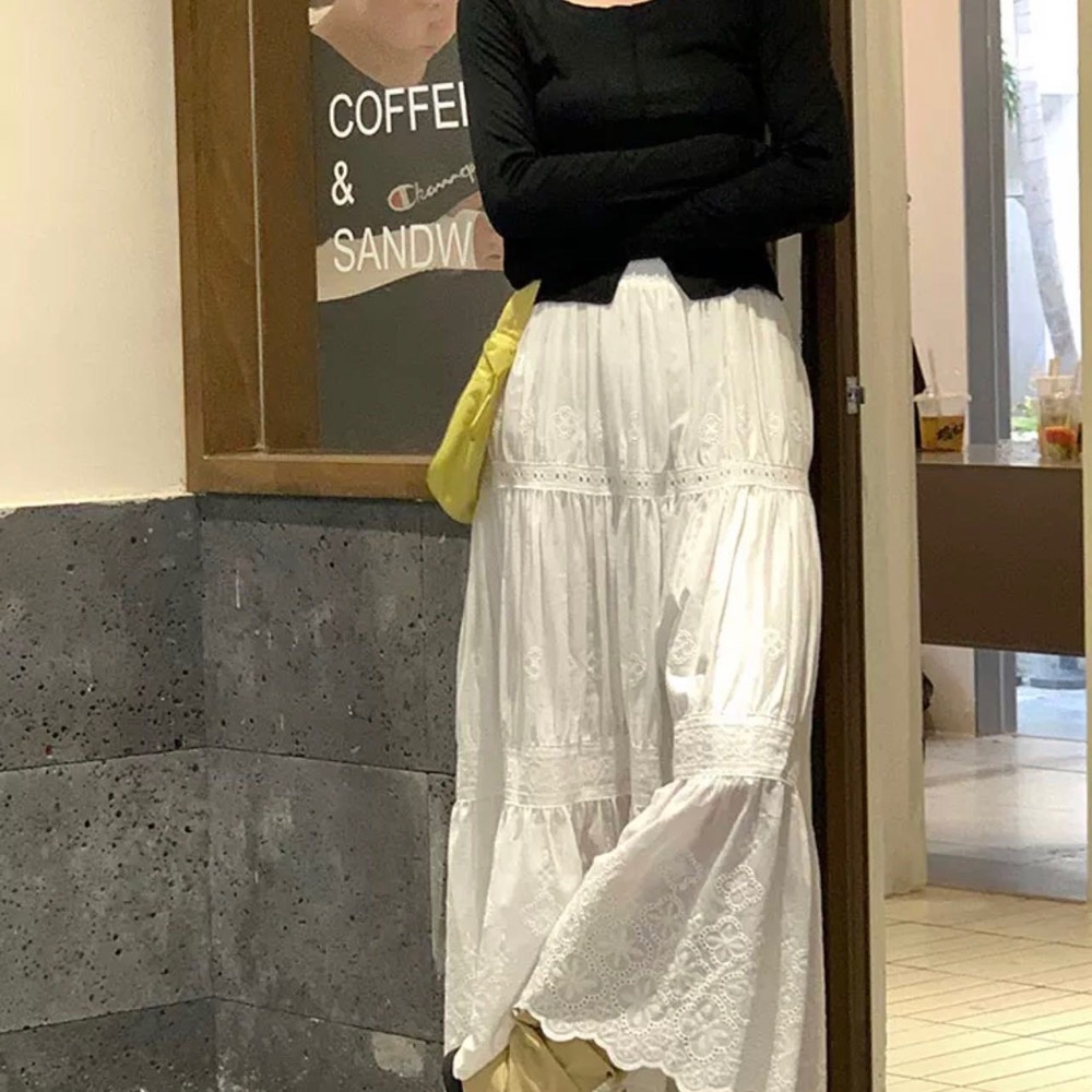 “如夢似幻」的刺繡裙 裙子 半身裙 白裙 長裙，義大利製古典赫本風 超美❤️❤️  對於工藝、風格和材質的苛刻緊抓每個環節-細節圖2