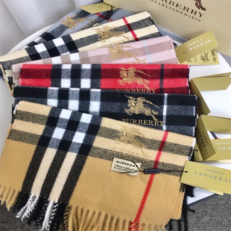 BURBERRY 經典款羊絨圍巾 永恆經典 百搭 共八年 色色值得珍藏 暖心禮❤️  男女同款，送禮自用兩相宜❤️  八色（-細節圖3