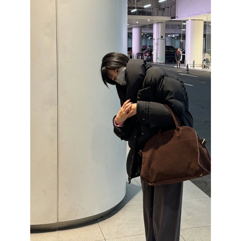 Vivienne Westwood 羽絨外套 圍巾外套最顯臉小 麵包外套 羽絨大衣 新款星球刺繡尖尖領設計寬松羽絨保暖舒-細節圖7