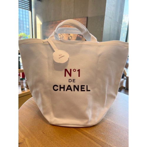 Chanel 香奈兒 化妝品VIP漂亮禮，山茶花帆布包 環保袋 手提包，母親節 情人節 送禮自用兩相宜❤️ 可装下13吋