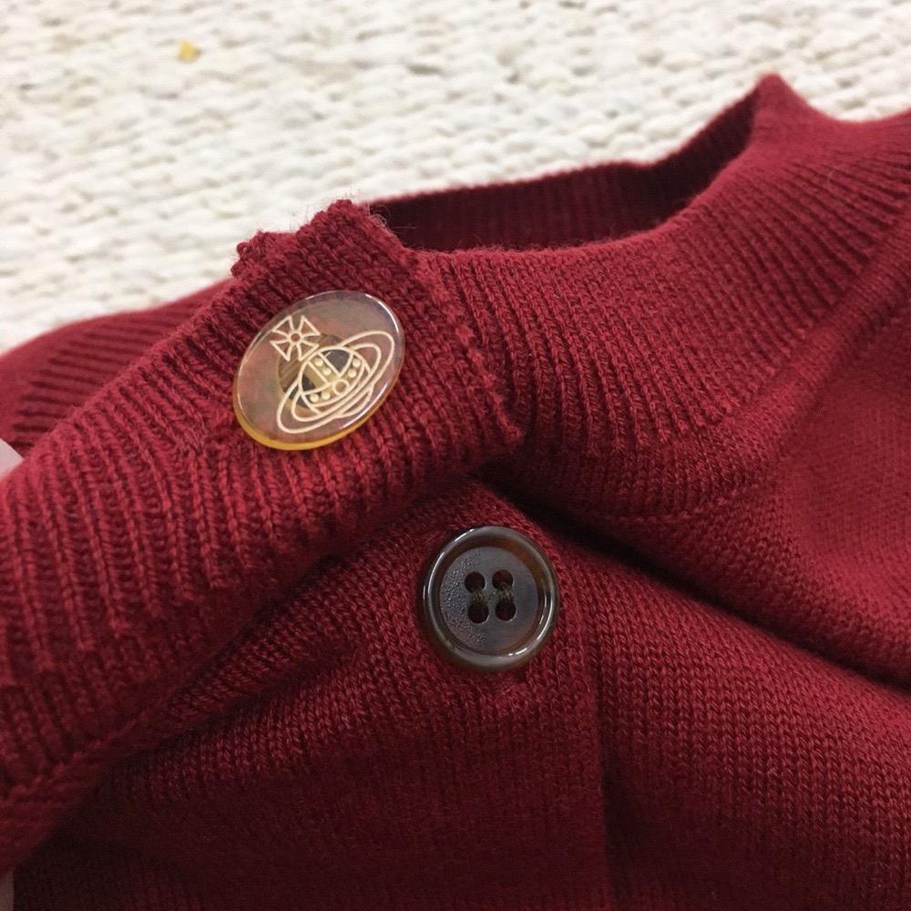 Vivienne Westwood 針織外套 小外套 土星刺繡 本命紅 平常新年都實穿！毛衣針織顯瘦收腰-細節圖7
