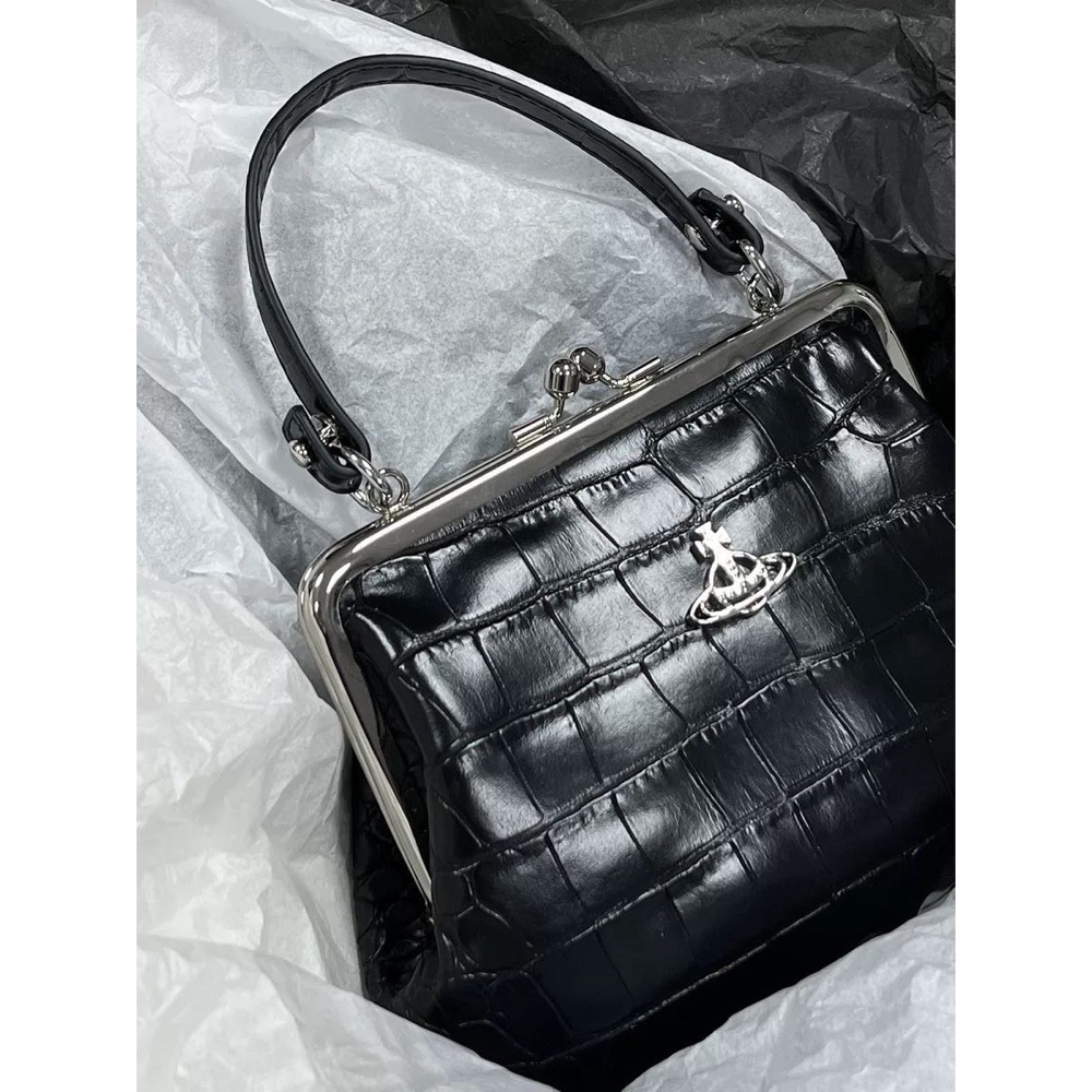 日本Vivienne Westwood 西太后 經典水餃包 龐克奶奶 土星口金包 餃子包 肩背包 斜背包 手提包 鏈條包-細節圖5