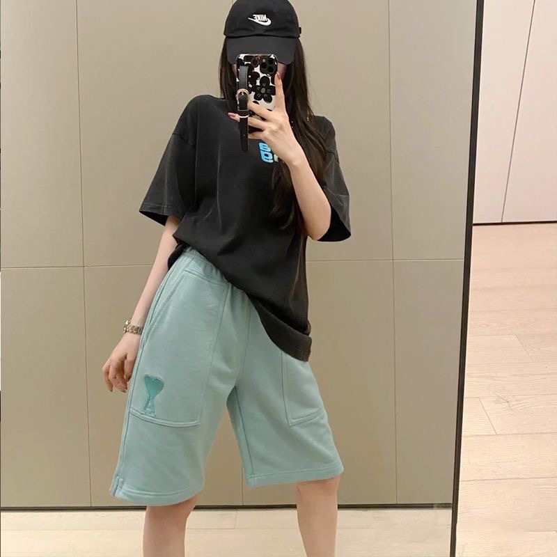 AMI 愛心短褲 休閒褲 經典桃心刺繡 顯瘦運動衛褲 休閒中褲 五分褲 顏色都好好看！男女同款-細節圖10