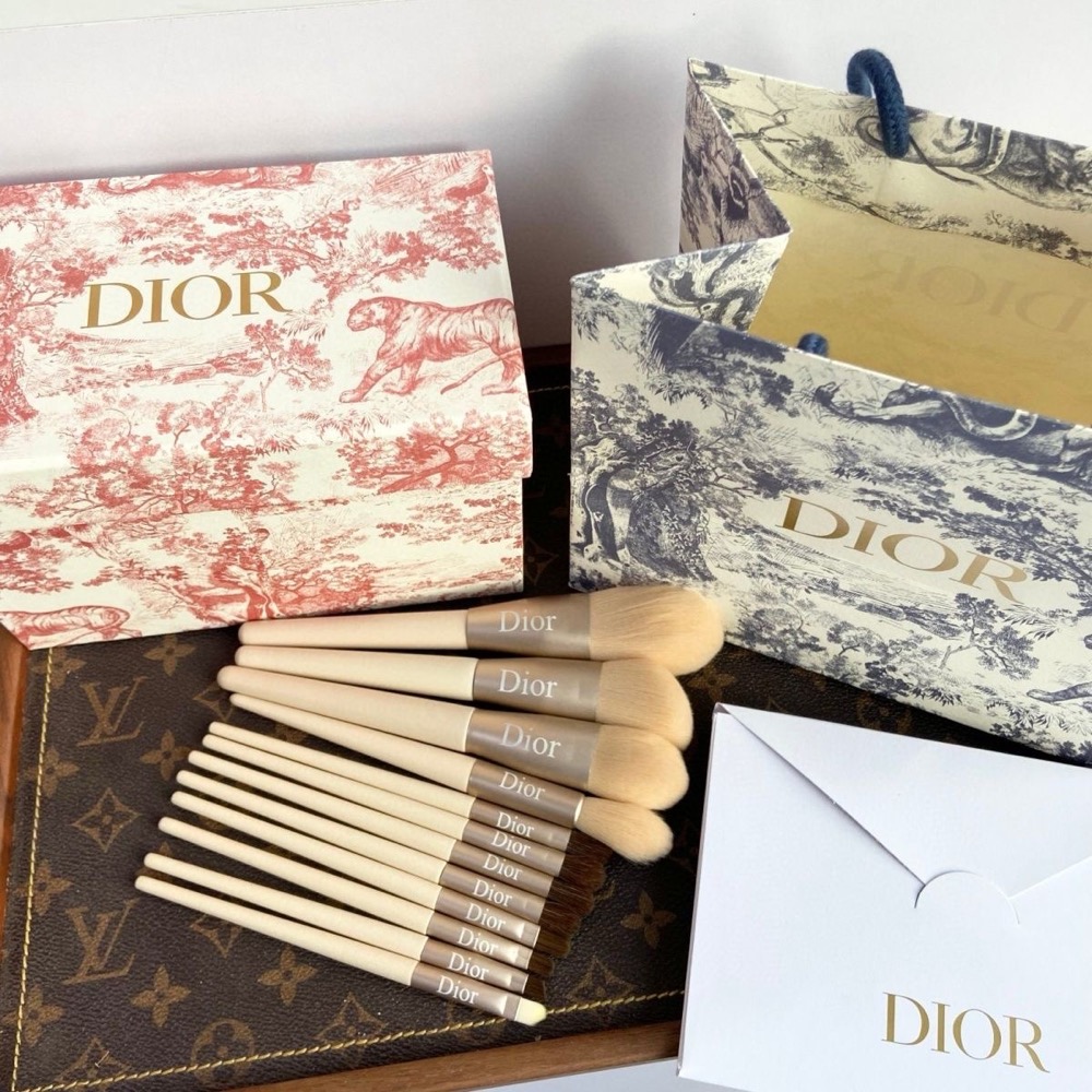 Dior CD 化妝12套裝莫蘭迪眼影全套柔軟粉刷腮紅散粉玉米動物一整套刷子 甜心粉光腮紅刷及眼影刷 漂亮粉色細桿刷 刷-細節圖3