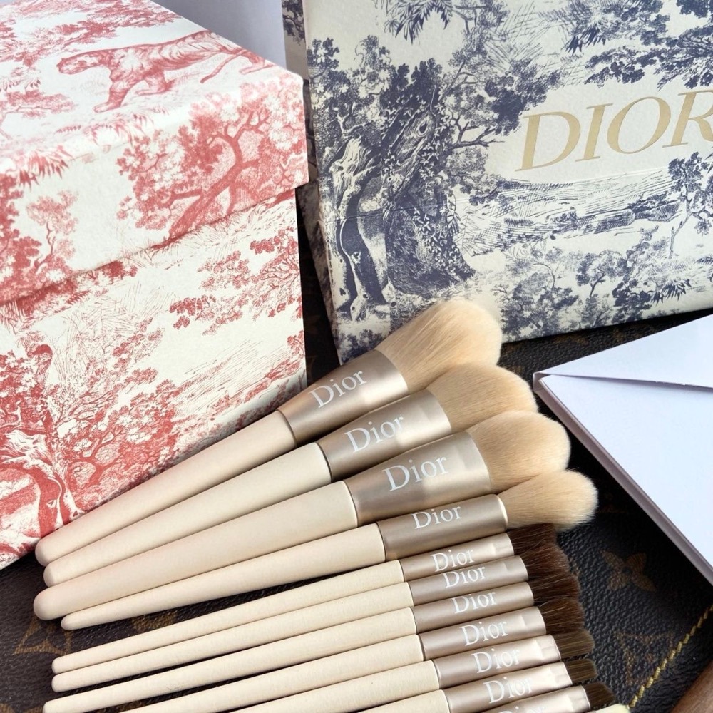 Dior CD 化妝12套裝莫蘭迪眼影全套柔軟粉刷腮紅散粉玉米動物一整套刷子 甜心粉光腮紅刷及眼影刷 漂亮粉色細桿刷 刷-細節圖4