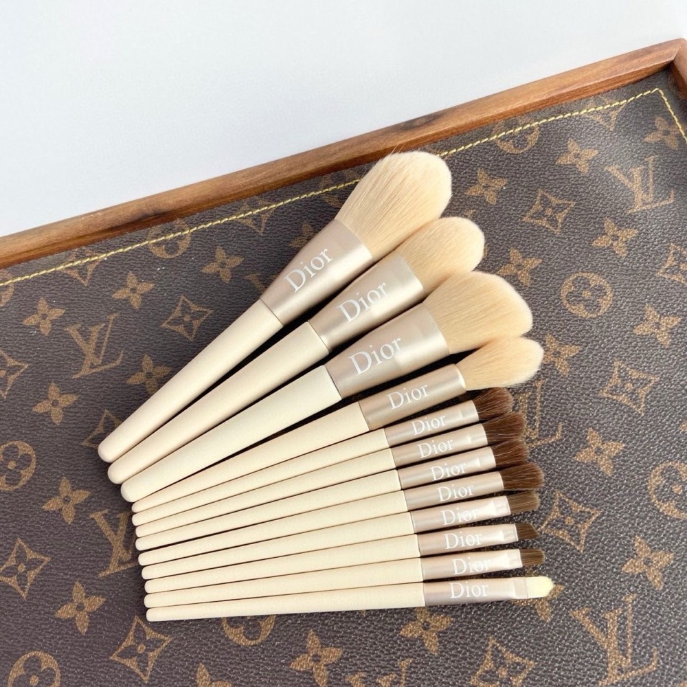 Dior CD 化妝12套裝莫蘭迪眼影全套柔軟粉刷腮紅散粉玉米動物一整套刷子 甜心粉光腮紅刷及眼影刷 漂亮粉色細桿刷 刷-細節圖6