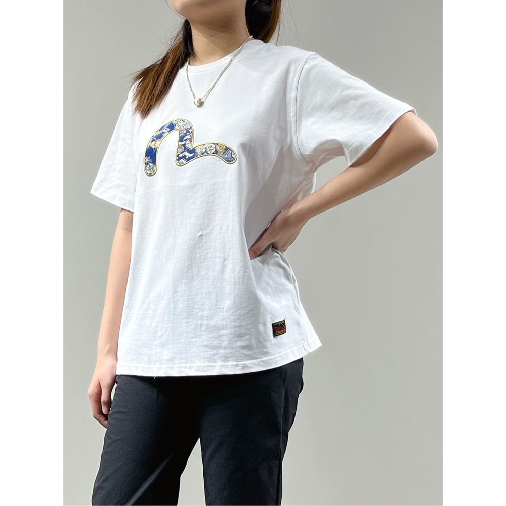 日本🇯🇵 EVISU福神 ，經驗小海鷗刺繡貼布T恤，剪裁合身，胸前的海鷗刺繡標誌，填充的是國風圖案，傳統的定制標籤，背後的-細節圖3