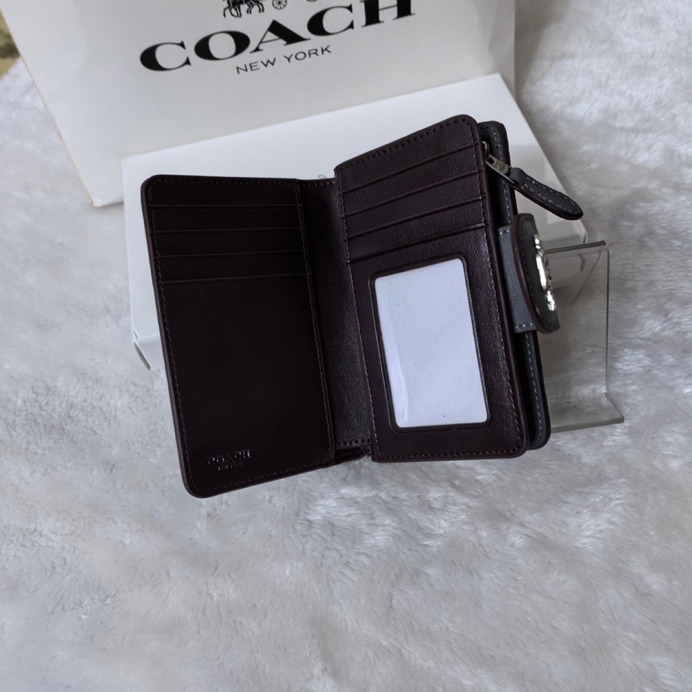 Coach皮夾 短夾 中夾 氣質奶灰 徽標壓經典老花 中款錢包 卡其色卡夾 卡包 拉鏈零錢包， 多卡位 氣質實用🌿-細節圖7