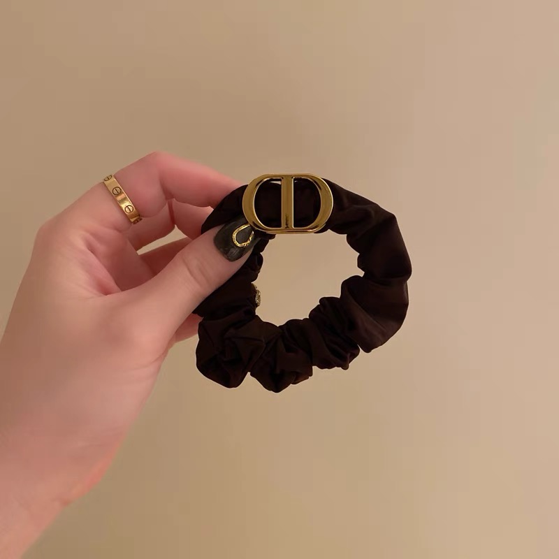 VIP漂亮贈品禮❤️ JDior CD 大腸圈 圈 髮夾 髮飾 高級感頭飾 相當實用又美！精緻輕奢金屬 手鍊頭繩 丸子頭髮-細節圖3