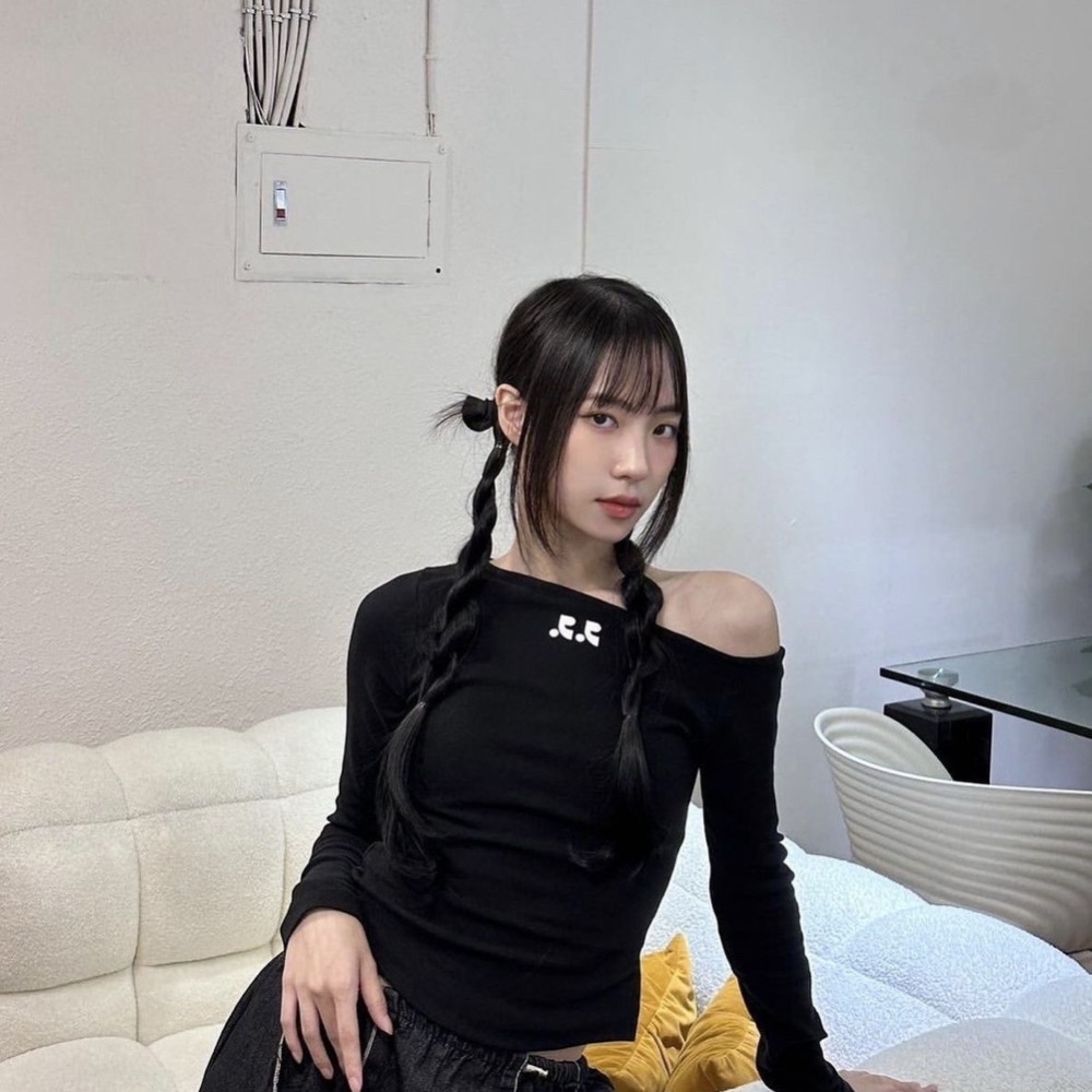 韓國RR上衣 T恤 Rest&Recreation露肩印花長袖打底衫T修身性感斜肩上衣 好氣質！百搭精緻的❤️-細節圖3
