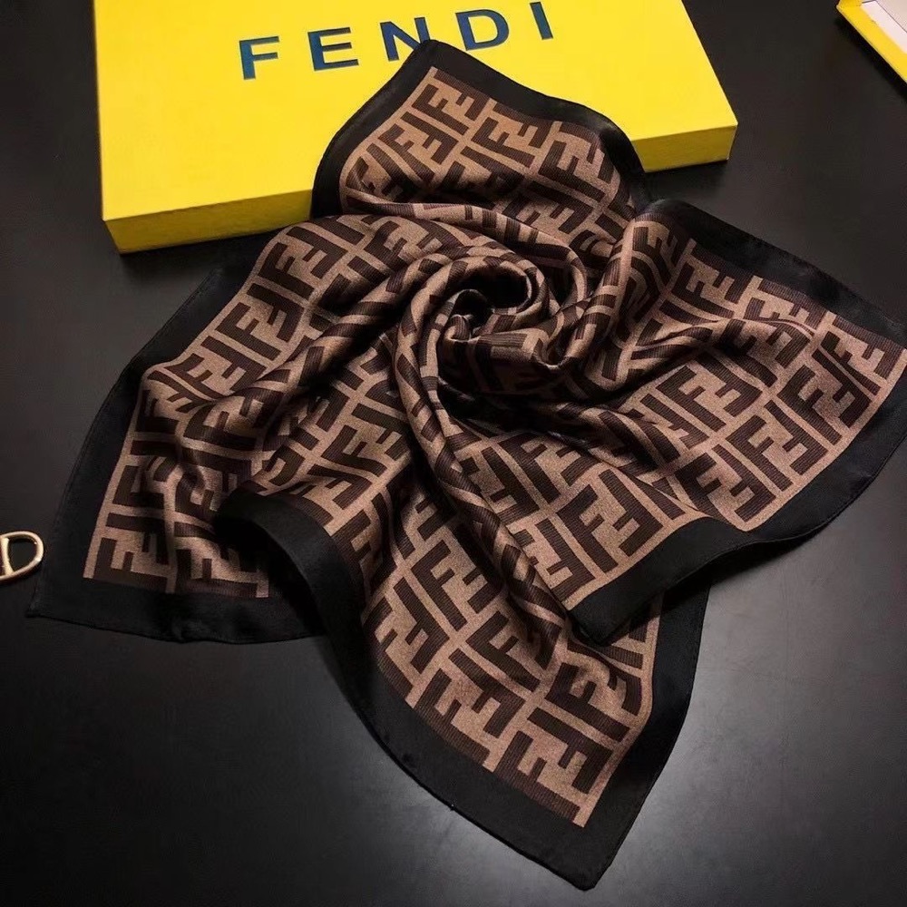 VIP漂亮禮❤️Fendi 芬迪 方巾絲巾長條領巾披肩 好氣質真絲 百搭護頸 薄款圍巾實用又美！母親節 情人節 交換禮物-細節圖2