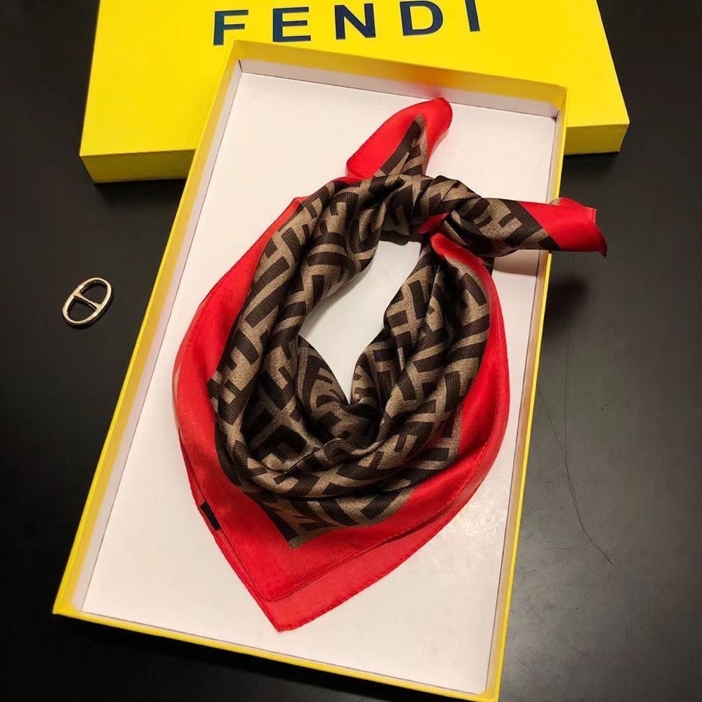 VIP漂亮禮❤️Fendi 芬迪 方巾絲巾長條領巾披肩 好氣質真絲 百搭護頸 薄款圍巾實用又美！母親節 情人節 交換禮物-細節圖7
