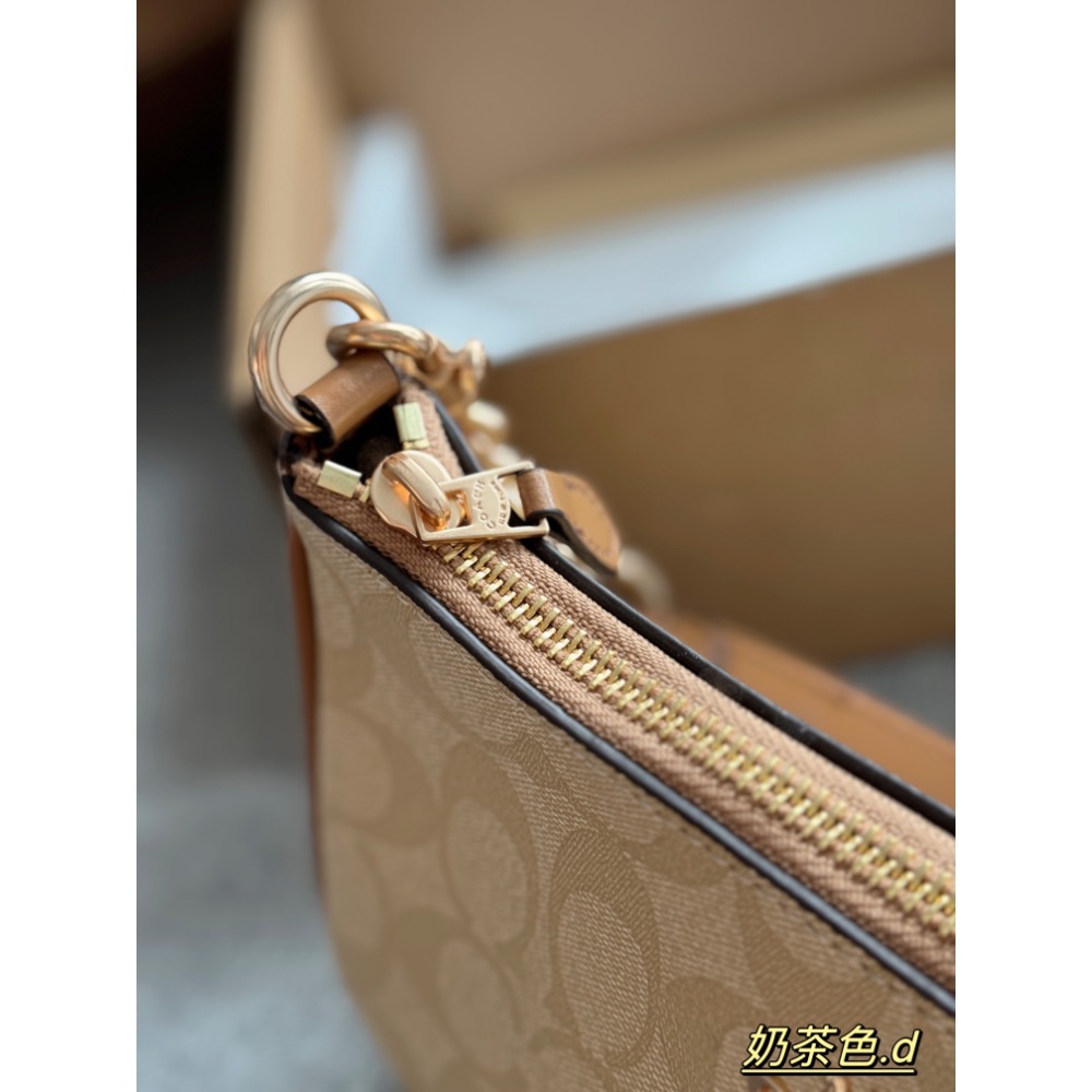 Coach蔻馳～手提包 小方包 腋下包 肩背包 斜背包 配有2條肩帶，很實用的的包型，可以腋下可以斜挎-細節圖3