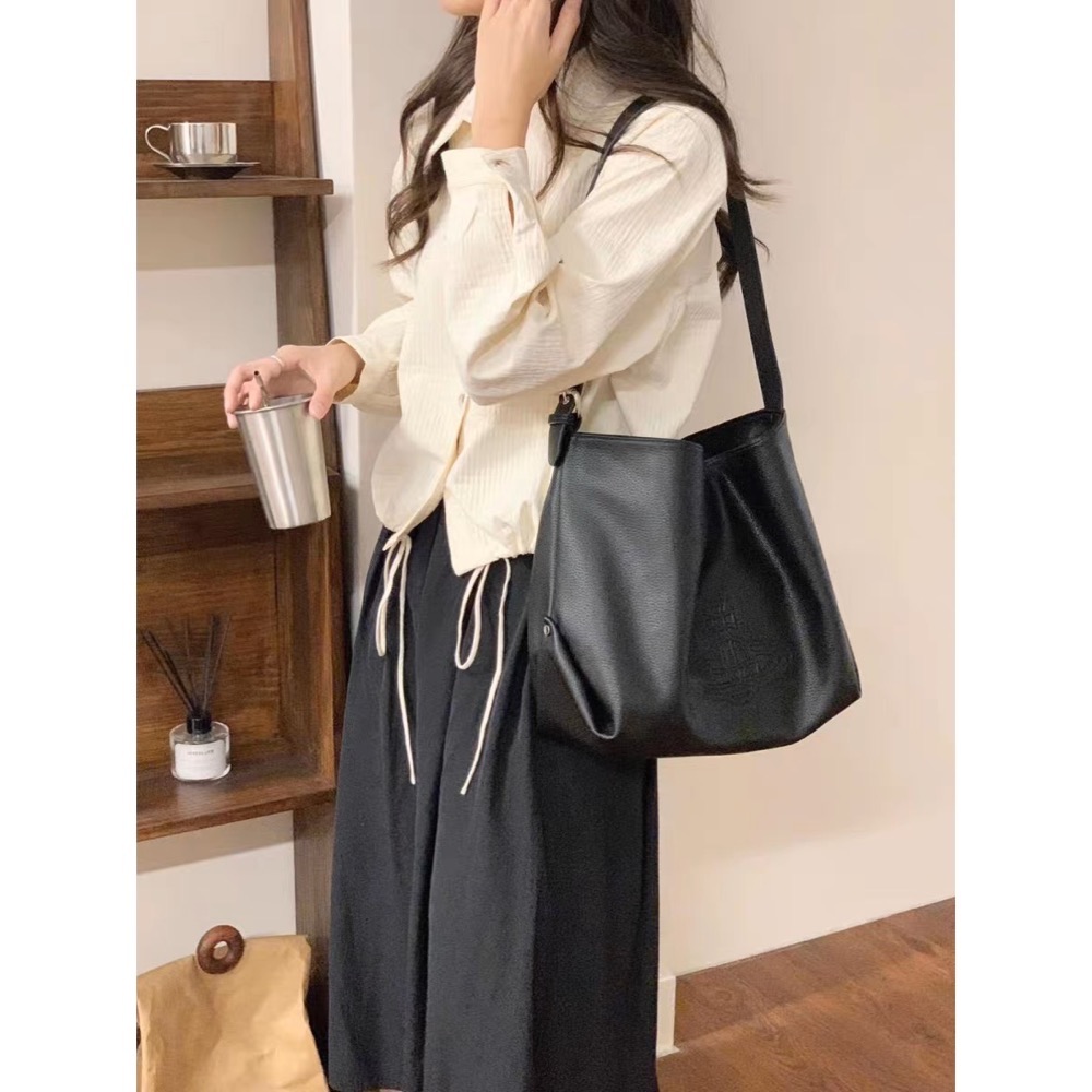 Vivienne Westwood 真皮大容量腋下托特包 肩背包 手提包 輕奢旅行通勤斜挎大包 百搭 經典龐克奶奶  ✔-細節圖2