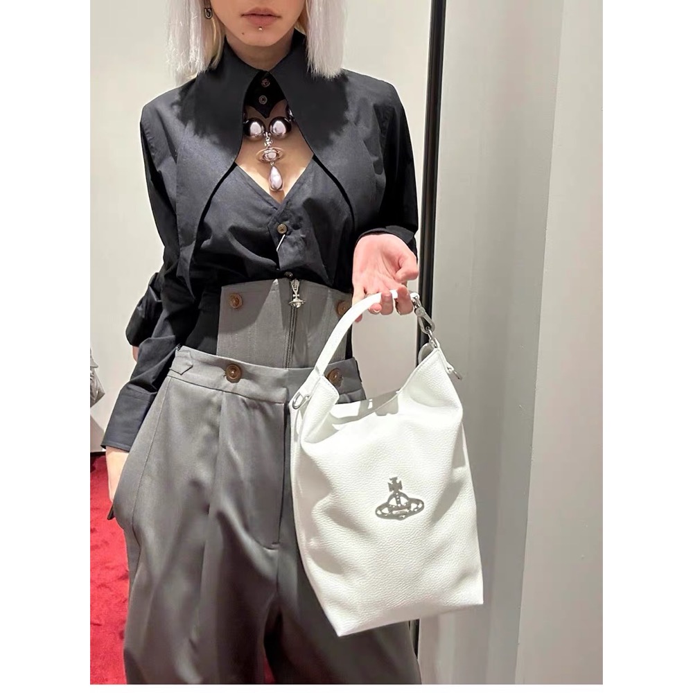 Vivienne Westwood 水桶包 飯盒包 手提包 肩背包 斜背包 大容量斜挎包 牛皮 休閒百搭別緻 方便實用-細節圖4