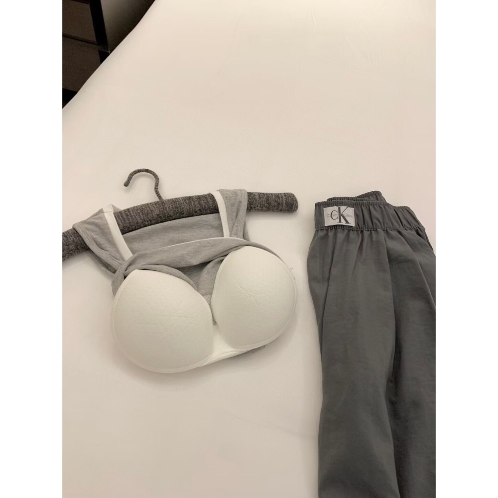CK 套裝 背心 休閒褲 長褲 經典品牌刺繡  高級傭懶 附胸墊彈力背心 鬆緊腰貼標兩件套 氣質休閒套裝  一套各250-細節圖6