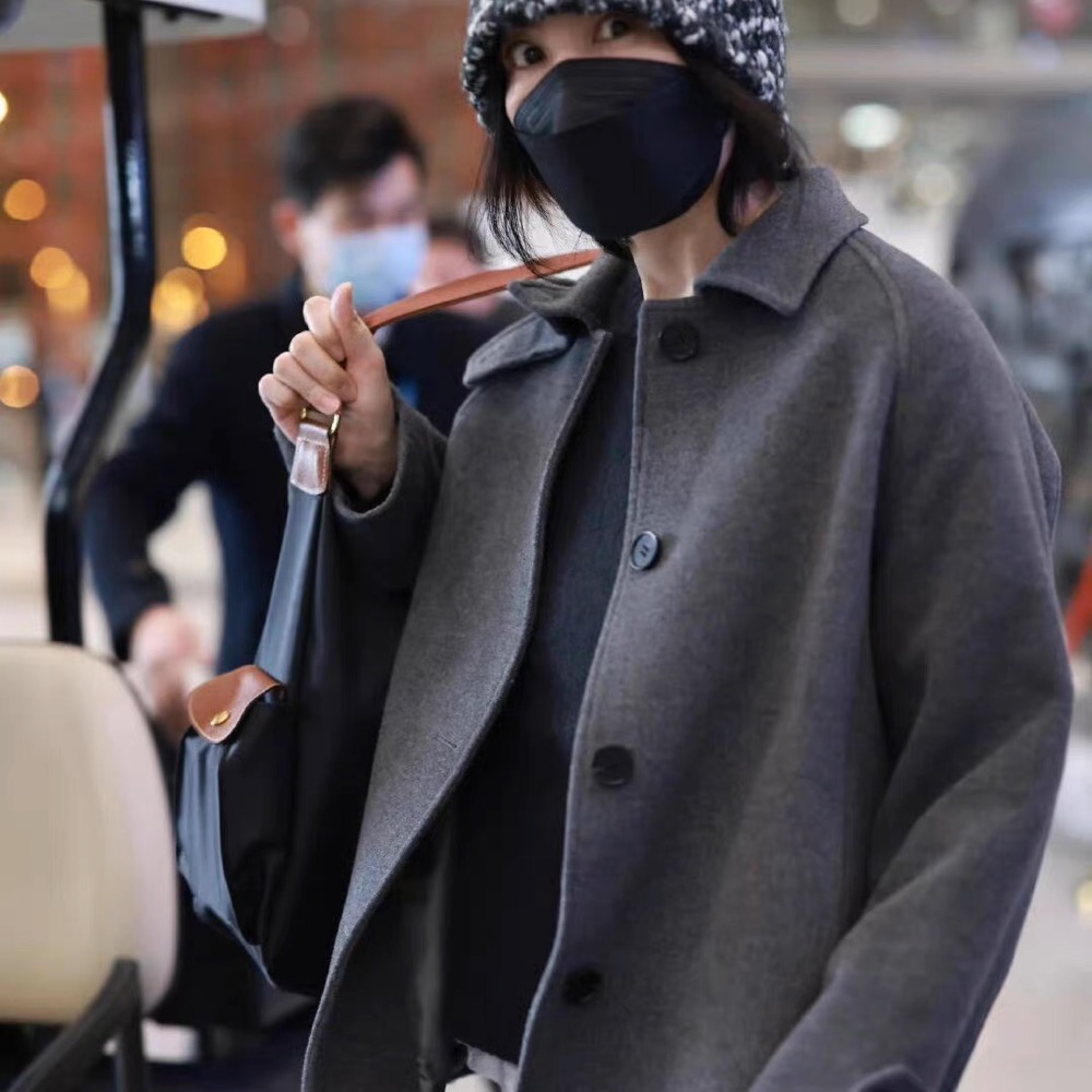 王菲機場外套 灰色羊毛短版大衣女 翻領韓版寬松毛呢外套 永恆不退流行的款式 好氣質文青  您願等，我就以微薄代購費幫您買-細節圖2