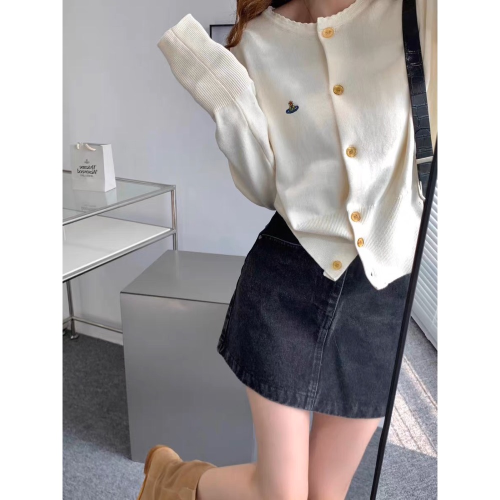 Vivienne Westwood 針織外套 小外套 土星刺繡短款甜美花邊領長袖針織衫開襟衫 英倫好氣質 三色  一個源-細節圖9