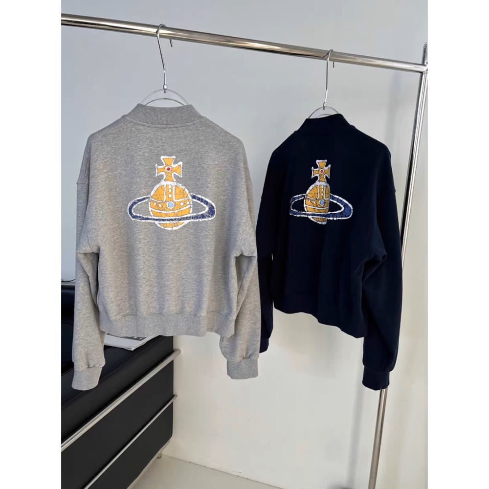 Vivienne Westwood 外套 棒球外套 夾克 上衣 美式復古~土星龜裂塗鴉設計 寬松棒球衛衣外套開襟衫  ✔️-細節圖4