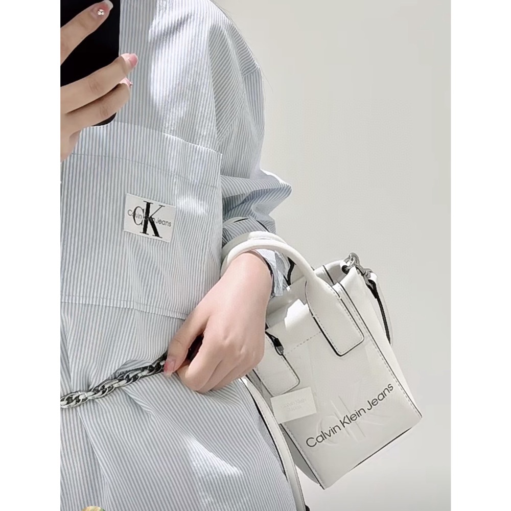 CK 襯衫 外套 經典 logo刺繡休閒寬松長袖襯衫 出遊海邊必穿看 單穿/疊層的神器！ 鬆弛感十足 好氣質 永不退流行-細節圖2