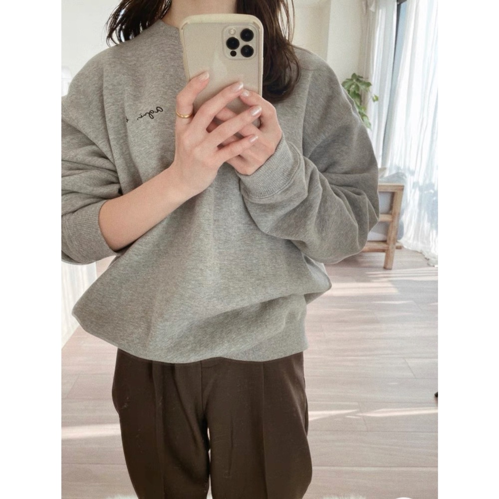 Agnes b. 長袖T恤 上衣 大學 T恤 PALEESIJA 刺繡小字母草寫  圓領長袖衛衣 加絨舒適溫柔 氣質百搭-細節圖7