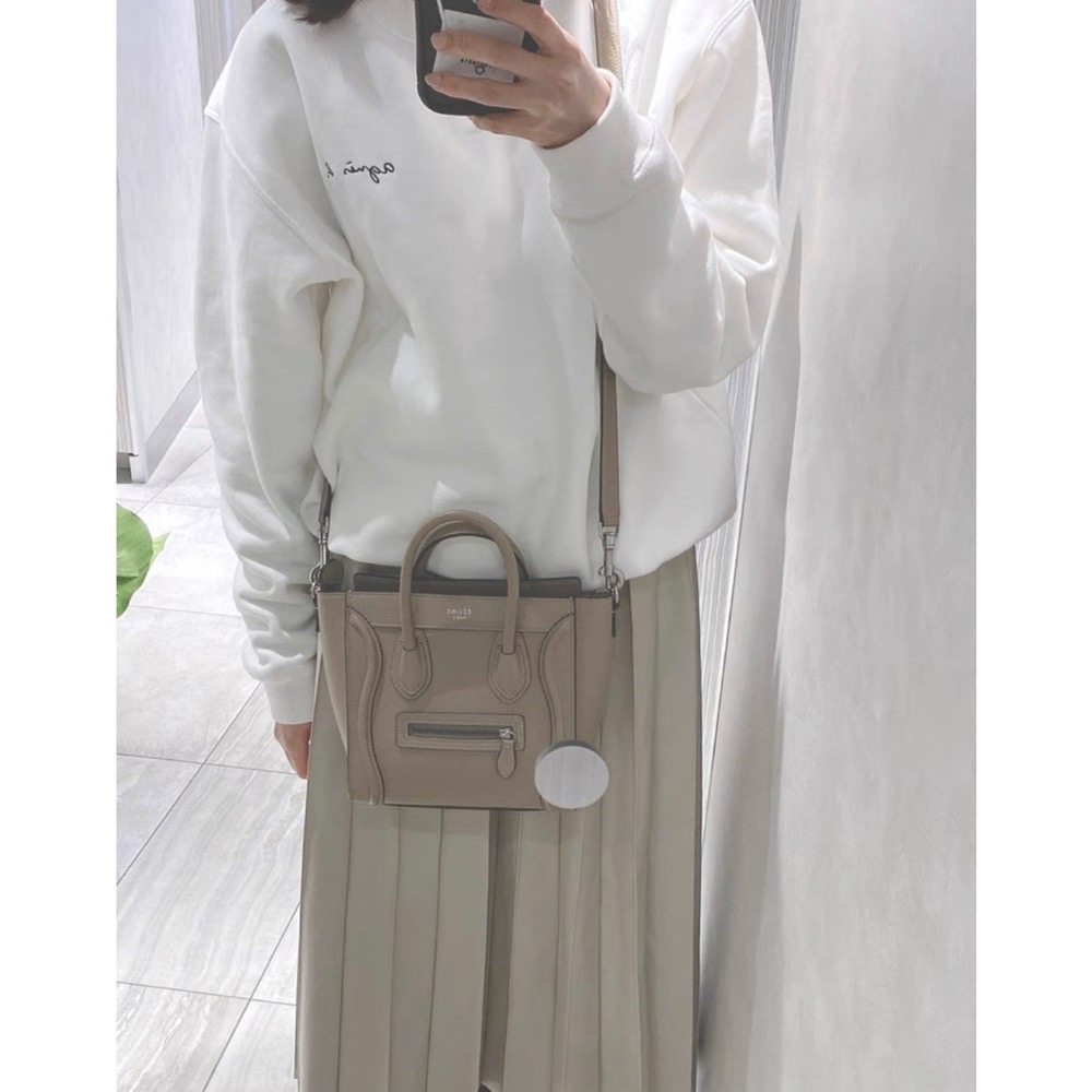 Agnes b. 長袖T恤 上衣 大學 T恤 PALEESIJA 刺繡小字母草寫  圓領長袖衛衣 加絨舒適溫柔 氣質百搭-細節圖11