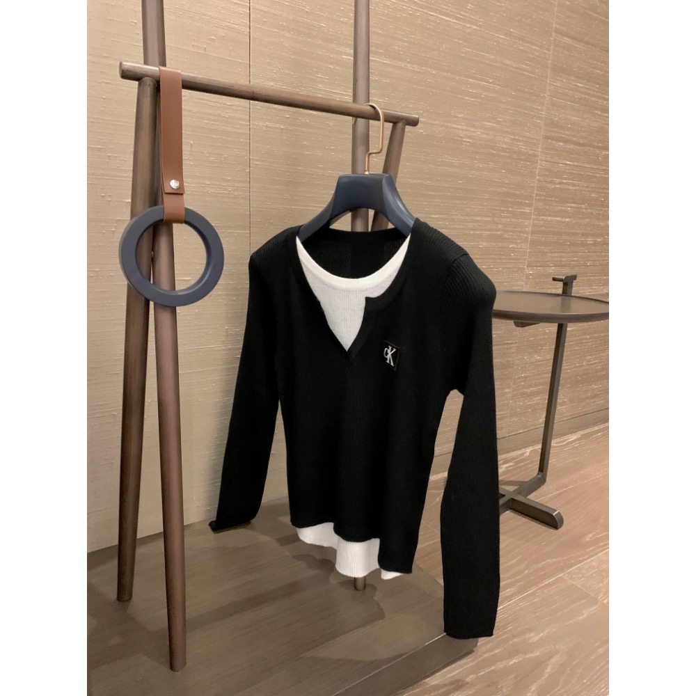 CK針織背心 90s牛仔褲 假二件慵懶長袖t恤 上衣 當個輕鬆的氣質女孩吧 這三款都是經典不敗恆久款！怎麼配怎麼搭都好看-細節圖9