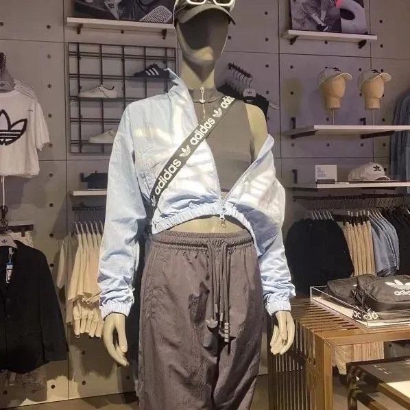 Adidas 風衣外套 夾克 防曬防風外套 魔術貼LOGO徽標高腰 休閒運動立領 短款修身顯瘦 永不退流行的  XS 、-細節圖2