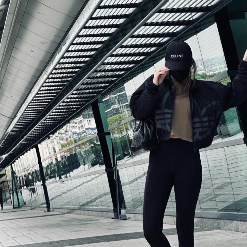 Adidas 風衣外套 夾克 防曬防風外套 魔術貼LOGO徽標高腰 休閒運動立領 短款修身顯瘦 永不退流行的  XS 、-細節圖3