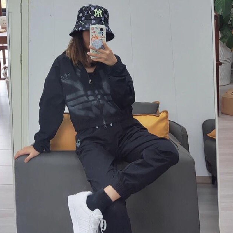 Adidas 風衣外套 夾克 防曬防風外套 魔術貼LOGO徽標高腰 休閒運動立領 短款修身顯瘦 永不退流行的  XS 、-細節圖4