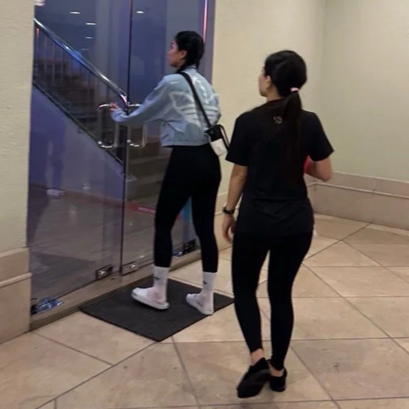 Adidas 風衣外套 夾克 防曬防風外套 魔術貼LOGO徽標高腰 休閒運動立領 短款修身顯瘦 永不退流行的  XS 、-細節圖5